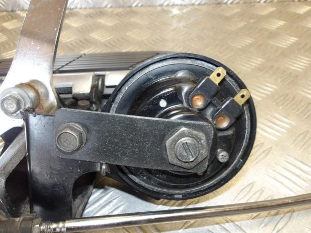 Podest kierowcy lewy dźwignia biegów HONDA VTX 1800 N/R/S/T 02-08r   PN. 50625-MCV-000