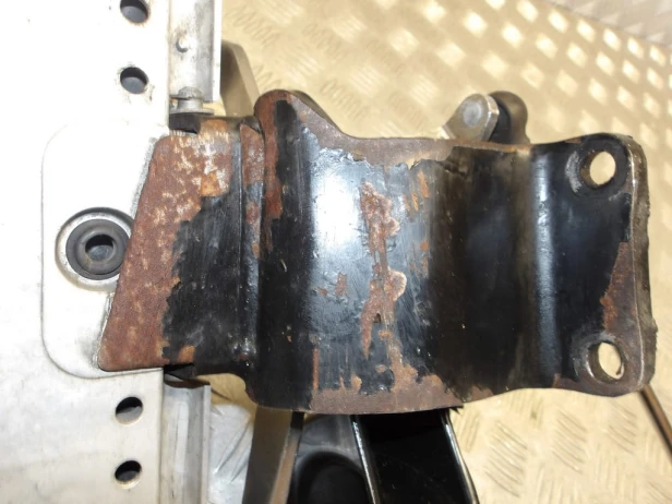 Podest kierowcy lewy dźwignia biegów HONDA VTX 1800 N/R/S/T 02-08r   PN. 50625-MCV-000