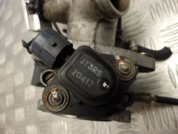 Przepustnica kompletna HONDA VTX 1800 C/R/S 02-04r   PN. 16410-MCH-003