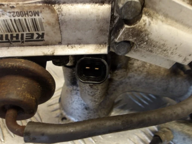 Przepustnica kompletna HONDA VTX 1800 C/R/S 02-04r   PN. 16410-MCH-003
