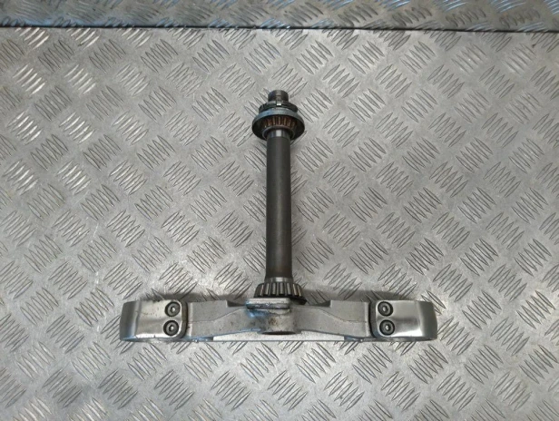 Półka dolna zawieszenia sztyca HONDA VTX 1800 C/F/N/R/S/T 02-08r   PN. 53219-MCH-000