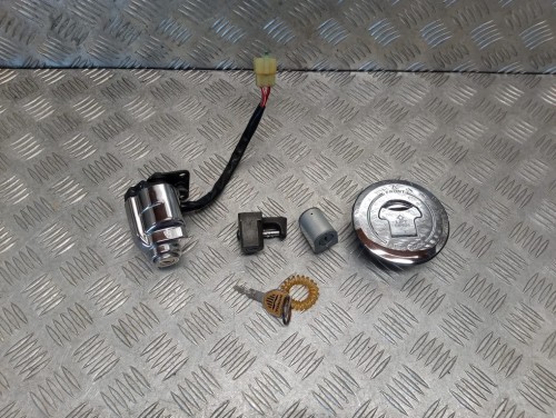 Stacyjka korek wlewu zamki HONDA VTX 1800 C/R/S 02-03r   PN. 35010-MCH-010