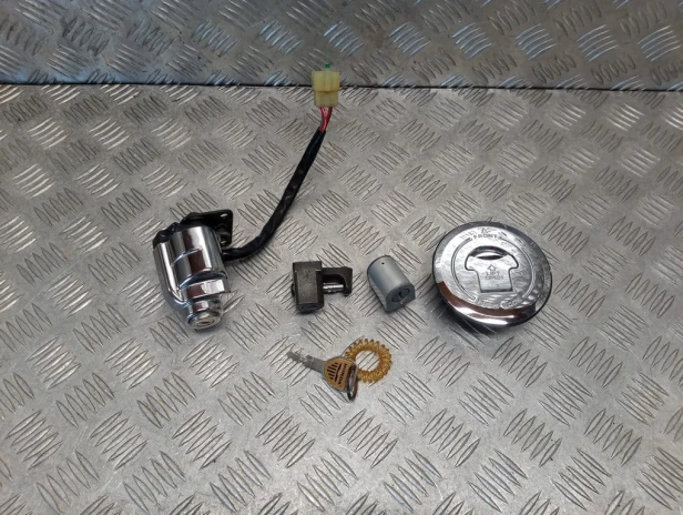 Stacyjka korek wlewu zamki HONDA VTX 1800 C/R/S 02-03r   PN. 35010-MCH-010