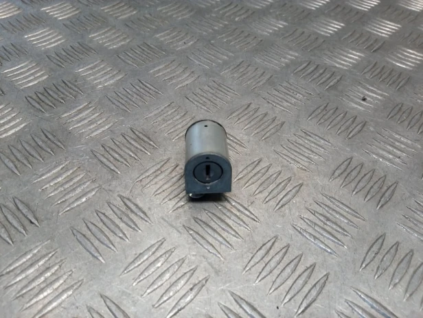 Stacyjka korek wlewu zamki HONDA VTX 1800 C/R/S 02-03r   PN. 35010-MCH-010