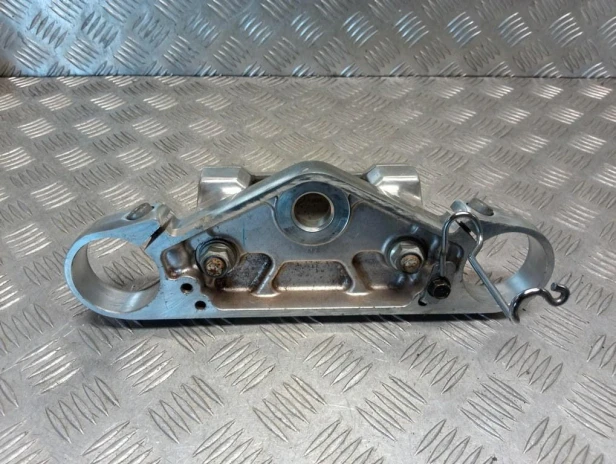 Półka górna zawieszenia riser HONDA VTX 1800 R/S/T 02-08r   PN. 53230-MCV-000