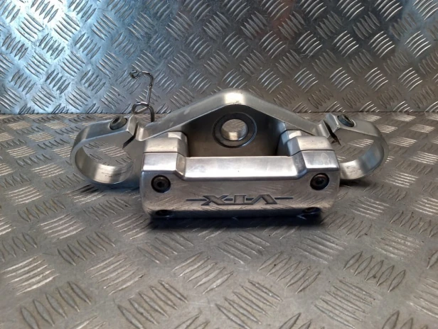 Półka górna zawieszenia riser HONDA VTX 1800 R/S/T 02-08r   PN. 53230-MCV-000