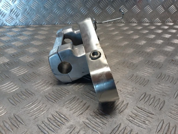 Półka górna zawieszenia riser HONDA VTX 1800 R/S/T 02-08r   PN. 53230-MCV-000