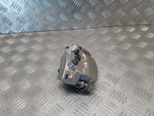 Zacisk hamulca przód lewy HONDA VTX 1800 C/F/N/R/S/T 02-08r   PN. 45150-MCV-006