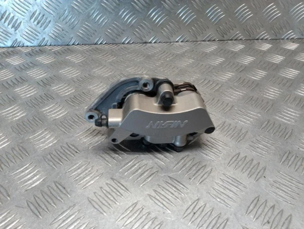 Zacisk hamulca przód prawy HONDA VTX 1800 C/FN/R/S/T 02-08r   PN. 45250-MCV-006