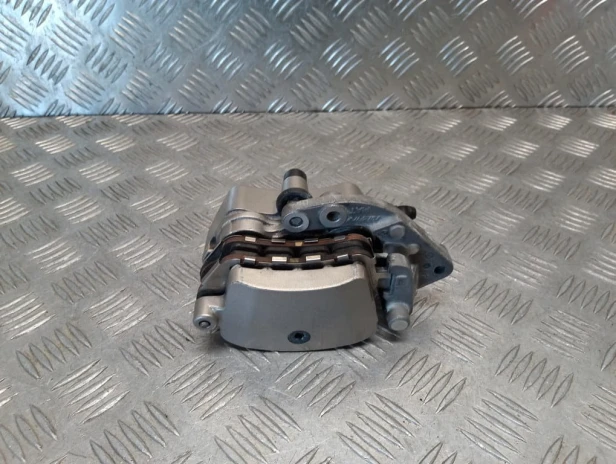 Zacisk hamulca przód prawy HONDA VTX 1800 C/FN/R/S/T 02-08r   PN. 45250-MCV-006