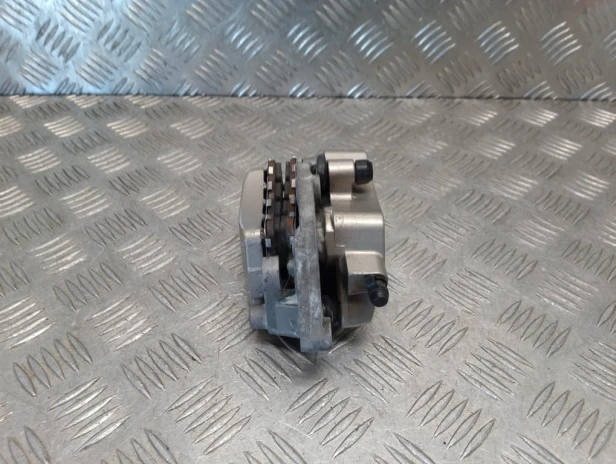 Zacisk hamulca przód prawy HONDA VTX 1800 C/FN/R/S/T 02-08r   PN. 45250-MCV-006