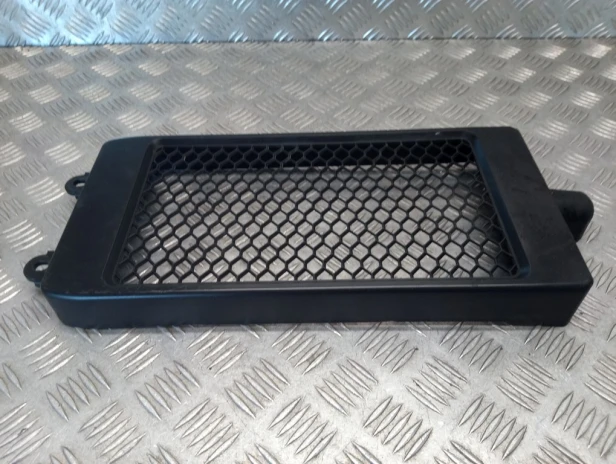 Osłona obudowa grill chłodnicy HONDA VTX 1300 C/R/S/T 03-09r   PN. 19032-MEA-670