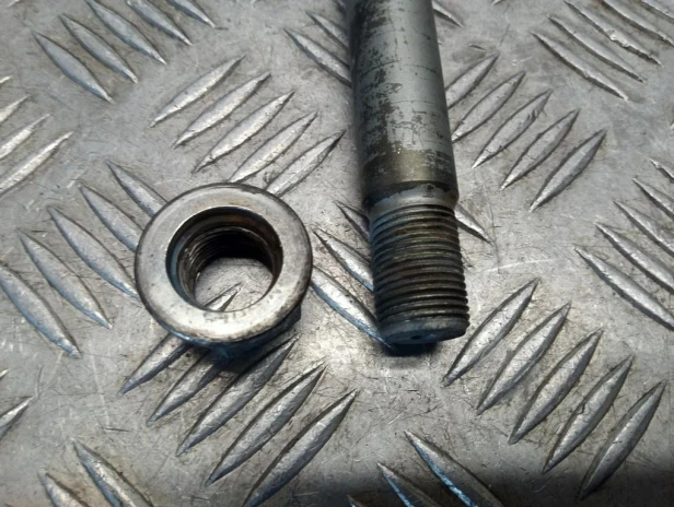 Ośka oś koła tył HONDA VTX 1300 C/R/S/T 03-09r   PN. 42301-MEA-670