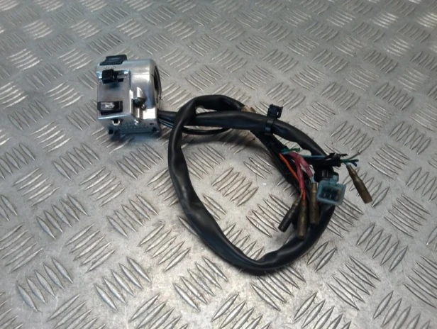 Przełącznik świateł lewy HONDA VTX 1300 R/S/T 03-09r   PN. 35020-MEA-670