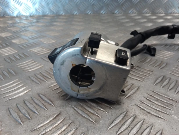 Przełącznik świateł lewy HONDA VTX 1300 R/S/T 03-09r   PN. 35020-MEA-670