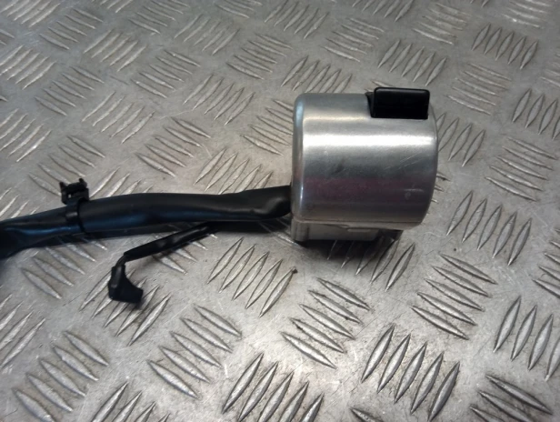 Przełącznik świateł lewy HONDA VTX 1300 R/S/T 03-09r   PN. 35020-MEA-670
