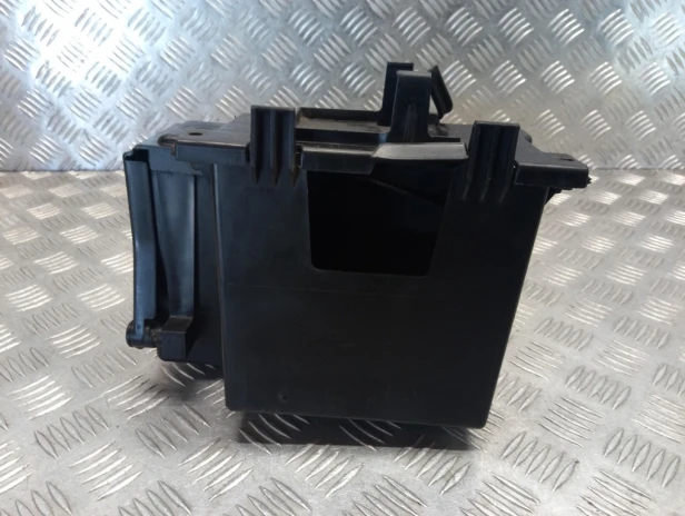 Skrzynka akumulatora HONDA VTX 1300 R/S/T 03-09r   PN. 50325-MEM-670
