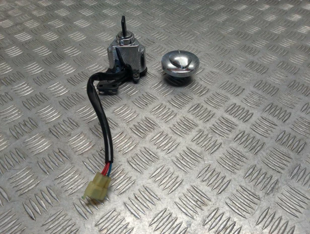 Stacyjka korek wlewu HONDA VTX 1300 C/R/S/T 05-09r   PN. 35100-MEA-741