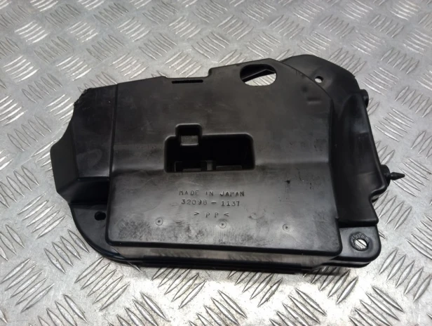 Wypełnienie skrzynka narzędziowa KAWASAKI VN 1600 VULCAN CLASSIC 03-08r   PN. 32098-1137