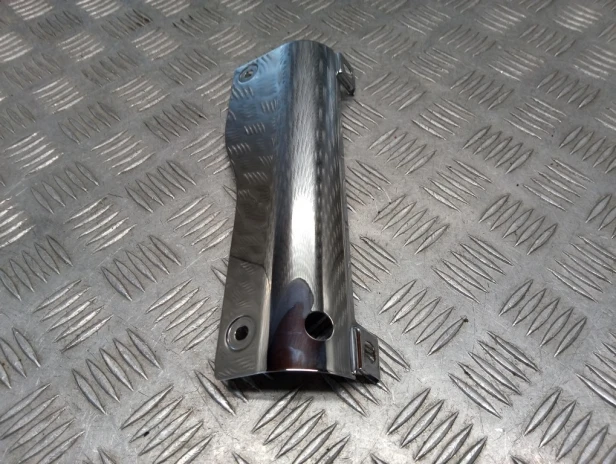 Osłona lagi zawieszenia tylna prawa KAWASAKI VN 1600 VULCAN CLASSIC 03-05r   PN. 44033-0026