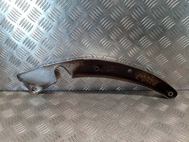 Banan mocowania błotnika tył prawy KAWASAKI VN 1600 VULCAN CLASSIC 03-04r   PN. 14091-1545