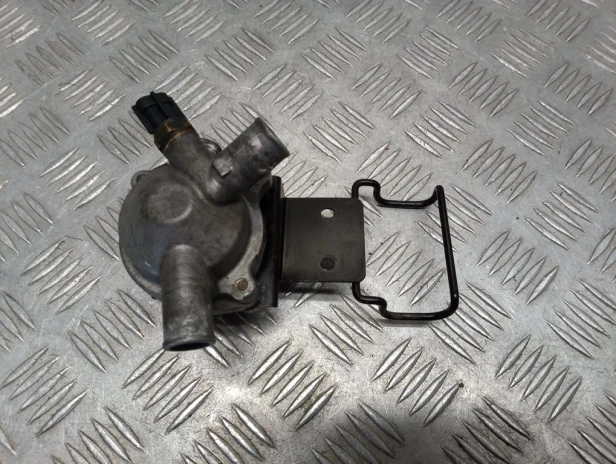 Obudowa termostatu KAWASAKI VN 1600 VULCAN CLASSIC 03-08r   PN. 16160-0775