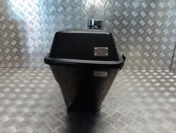 Kufer boczny prawy HARLEY DAVIDSON ROAD KING POLICE 97-13r (KAWASAKI VN 1600)
