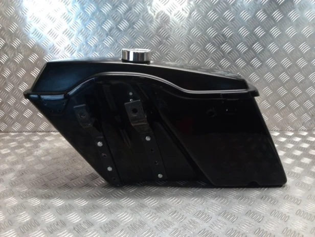 Kufer boczny prawy HARLEY DAVIDSON ROAD KING POLICE 97-13r (KAWASAKI VN 1600)