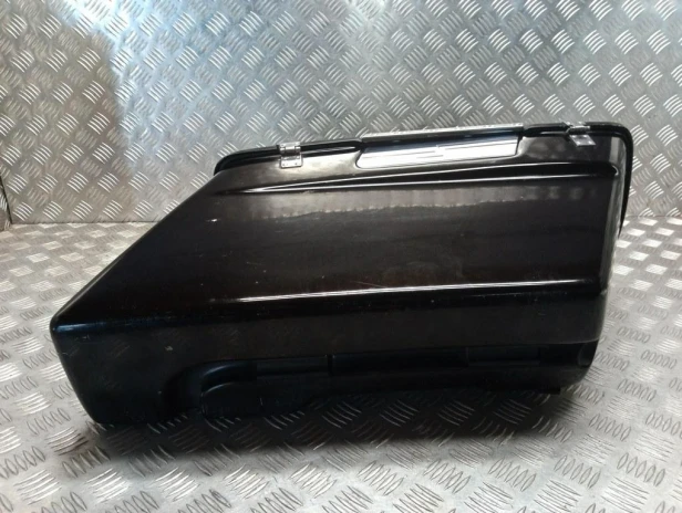 Kufer boczny prawy HARLEY DAVIDSON ROAD KING POLICE 97-13r (KAWASAKI VN 1600)