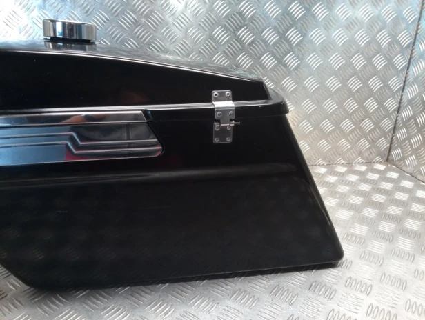 Kufer boczny lewy HARLEY DAVIDSON ROAD KING POLICE 97-13r (KAWASAKI VN 1600)