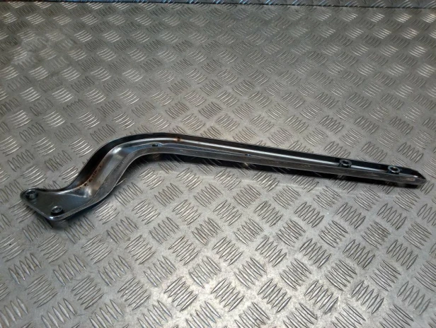 Banan mocowanie błotnika tył prawy HARLEY DAVIDSON SOFTAIL HERITAGE FLSTCI 00-02r   PN. 59955-00