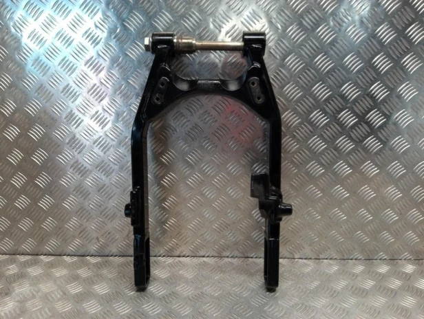 Wahacz tylnego koła HARLEY DAVIDSON DYNA STREET BOB FXDB 10-17r   PN. 47820-10