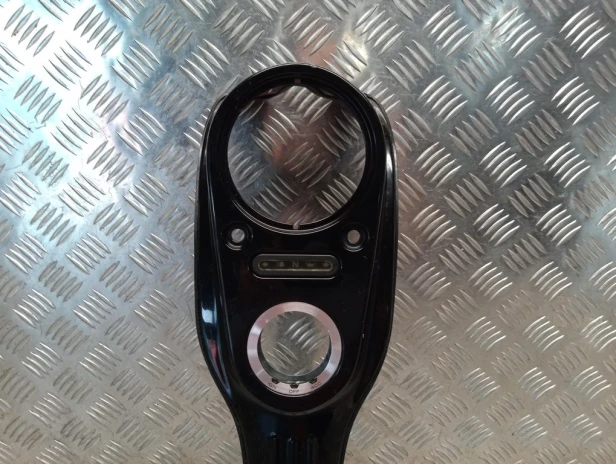 Konsola obudowa licznika krawat HARLEY DAVIDSON DYNA STREET BOB FXDB 13-17r   PN. 70900209
