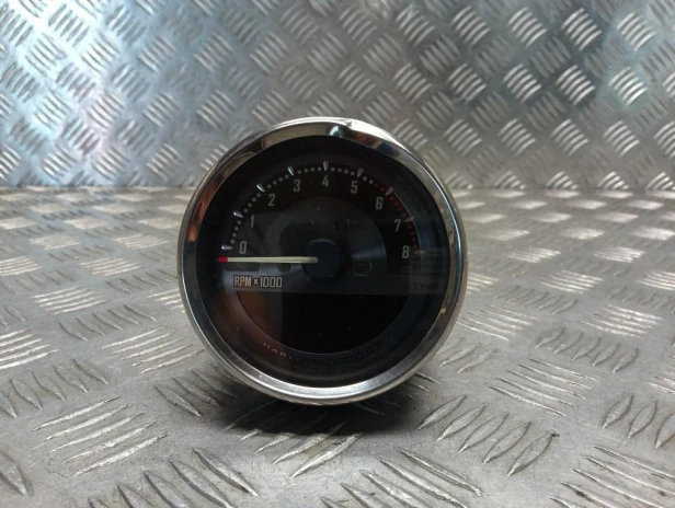 Licznik zegar HARLEY DAVIDSON DYNA STREET BOB FXDB 13-17r   PN. 70900476