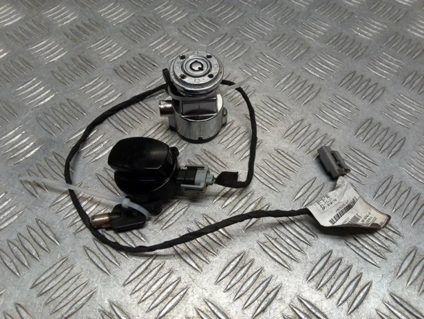 Stacyjka blokada kierownicy HARLEY DAVIDSON DYNA STREET BOB FXDB 07-17r   PN. 71430-12