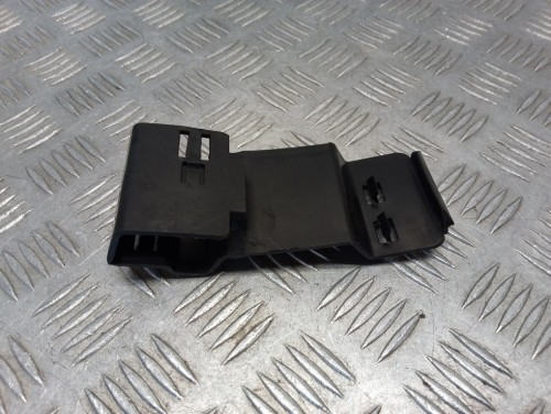Plastik mocowanie regulatora napięcia HARLEY DAVIDSON DYNA STREET BOB FXDB 12-17r   PN. 70464-12