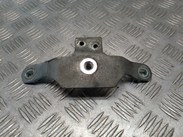Stelaż mocowanie silnika HARLEY DAVIDSON DYNA STREET BOB FXDB 06-17r   PN. 16328-04A