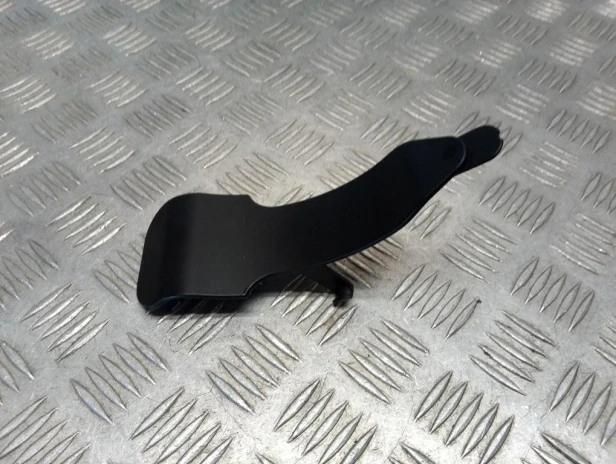 Plastik osłona wypełnienie ramy HARLEY DAVIDSON DYNA STREET BOB FXDB 06-17r   PN. 70427-06