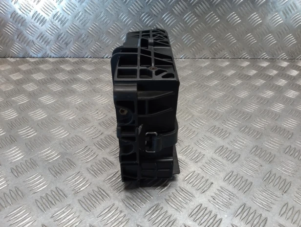 Skrzynka mocowania akumulatora HARLEY DAVIDSON DYNA STREET BOB FXDB 07-17r   PN. 70379-06B