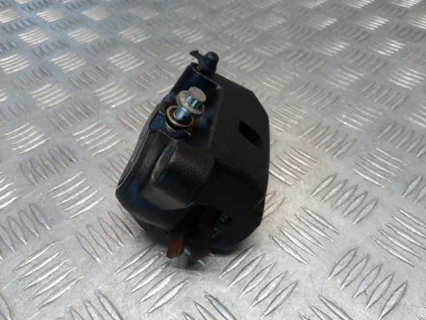 Zacisk hamulca tył HARLEY DAVIDSON DYNA STREET BOB FXDB 08-17r   PN. 40908-08