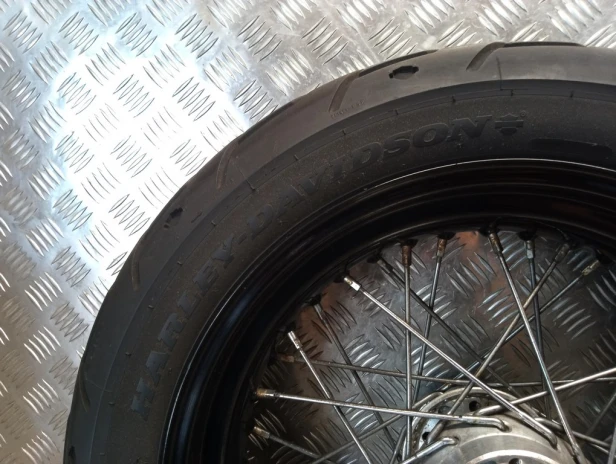 Felga koło tył J17M/CxMT4.50 HARLEY DAVIDSON DYNA STREET BOB FXDB 09-17r   PN. 41430-09A
