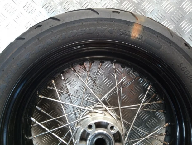 Felga koło tył J17M/CxMT4.50 HARLEY DAVIDSON DYNA STREET BOB FXDB 09-17r   PN. 41430-09A
