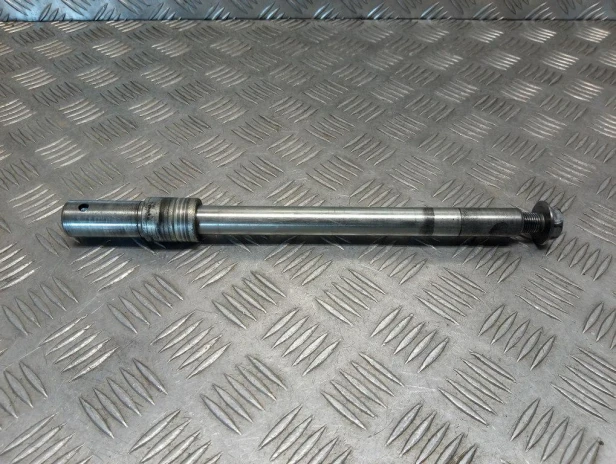 Ośka oś koła przód HONDA VTX 1800 R/S 02-03r   PN. 44301-MZ0-A40