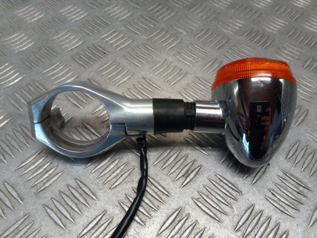 Kierunkowskaz przedni prawy HONDA VTX 1800 N/R/S/T 02-08r   PN. 33400-MBH-673