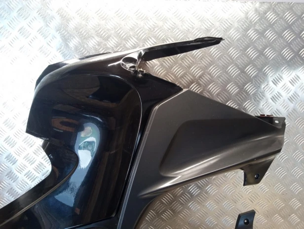 Owiewka osłona boczna prawa BMW R 1200RT K26 10-14r   PN. 46637684760