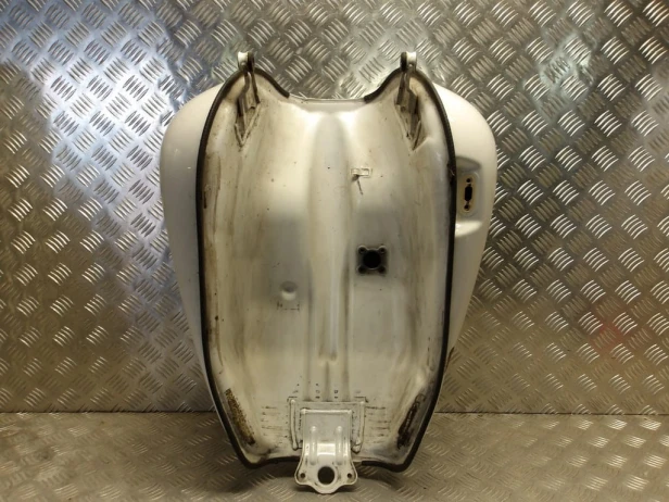 Zbiornik bak paliwa YAMAHA XVZ 1300 ROYAL STAR VENTURE 99-13r   PN. 4XY-Y2410-10