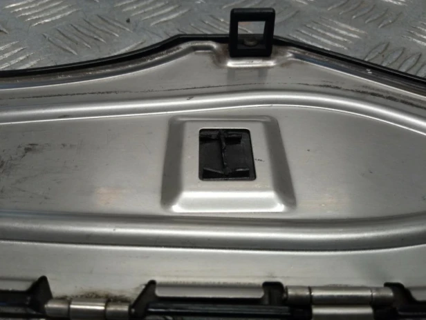 Klapka wnęki na radio BMW R 1200RT K26 10-14r   PN. 46637697923