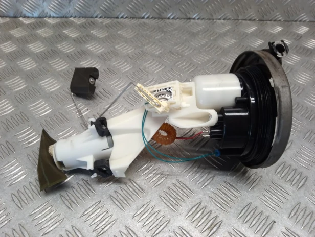 Pompa paliwa pływak BMW R 1200RT K26 10-14r   PN. 16147724843