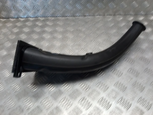 Króciec ssący dolot powietrza BMW R 1200RT K26 10-14r   PN. 13717712608