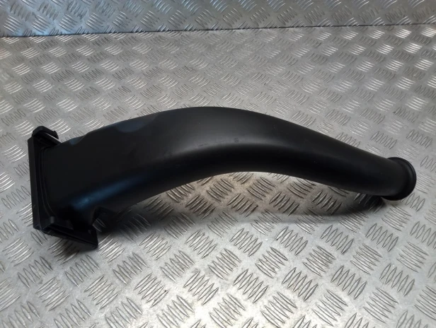 Króciec ssący dolot powietrza BMW R 1200RT K26 10-14r   PN. 13717712608
